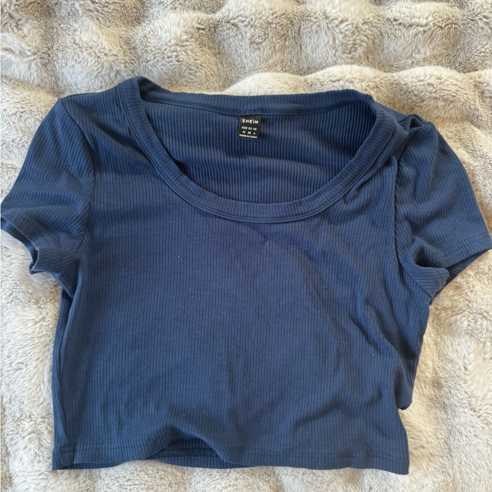 Size M Shein cropped shirt